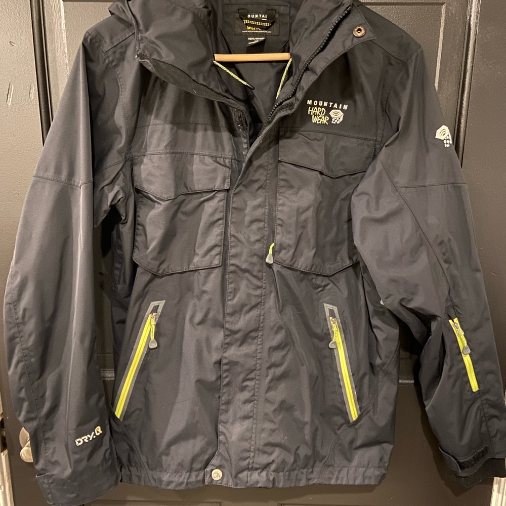 Mountain Hardwear black coat with Lime Zippers